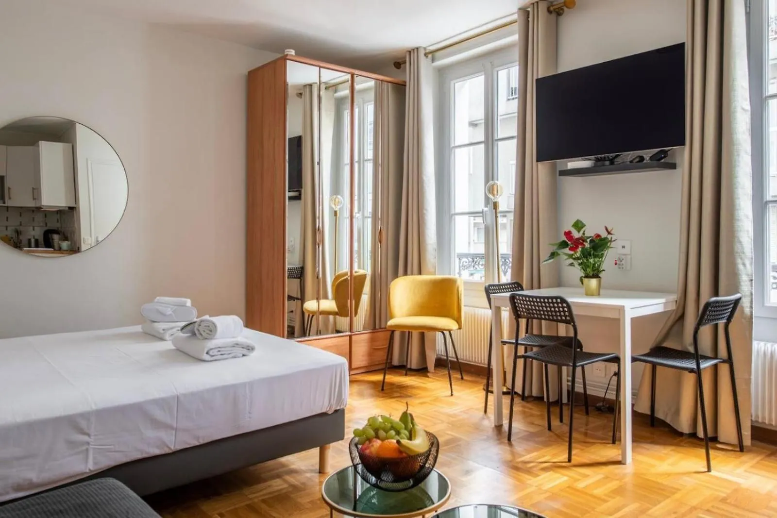 Joli Appartement A Cote De La Tour Eiffel, Javel Et De Paris Expo Apartment
