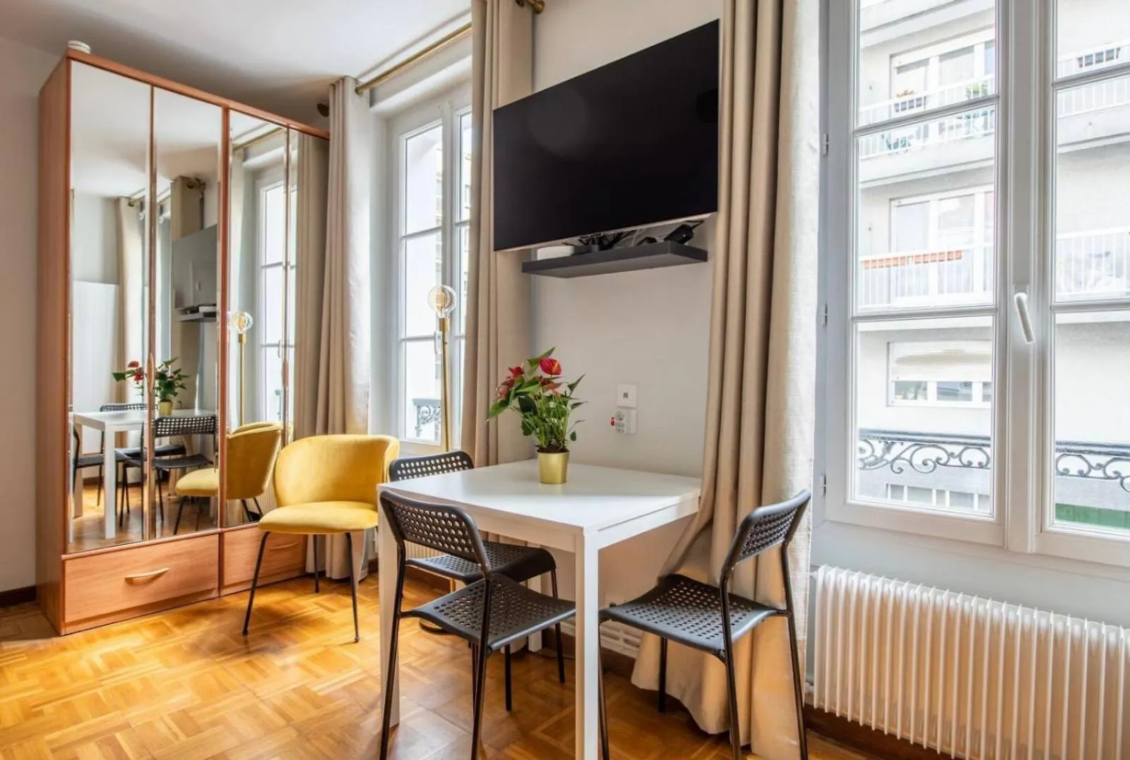 Apartment Joli Appartement A Cote De La Tour Eiffel, Javel Et De Paris Expo France